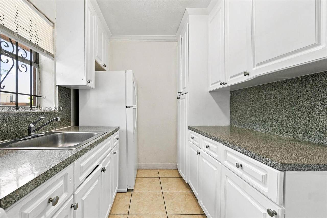 1245 24th St - Photo 1