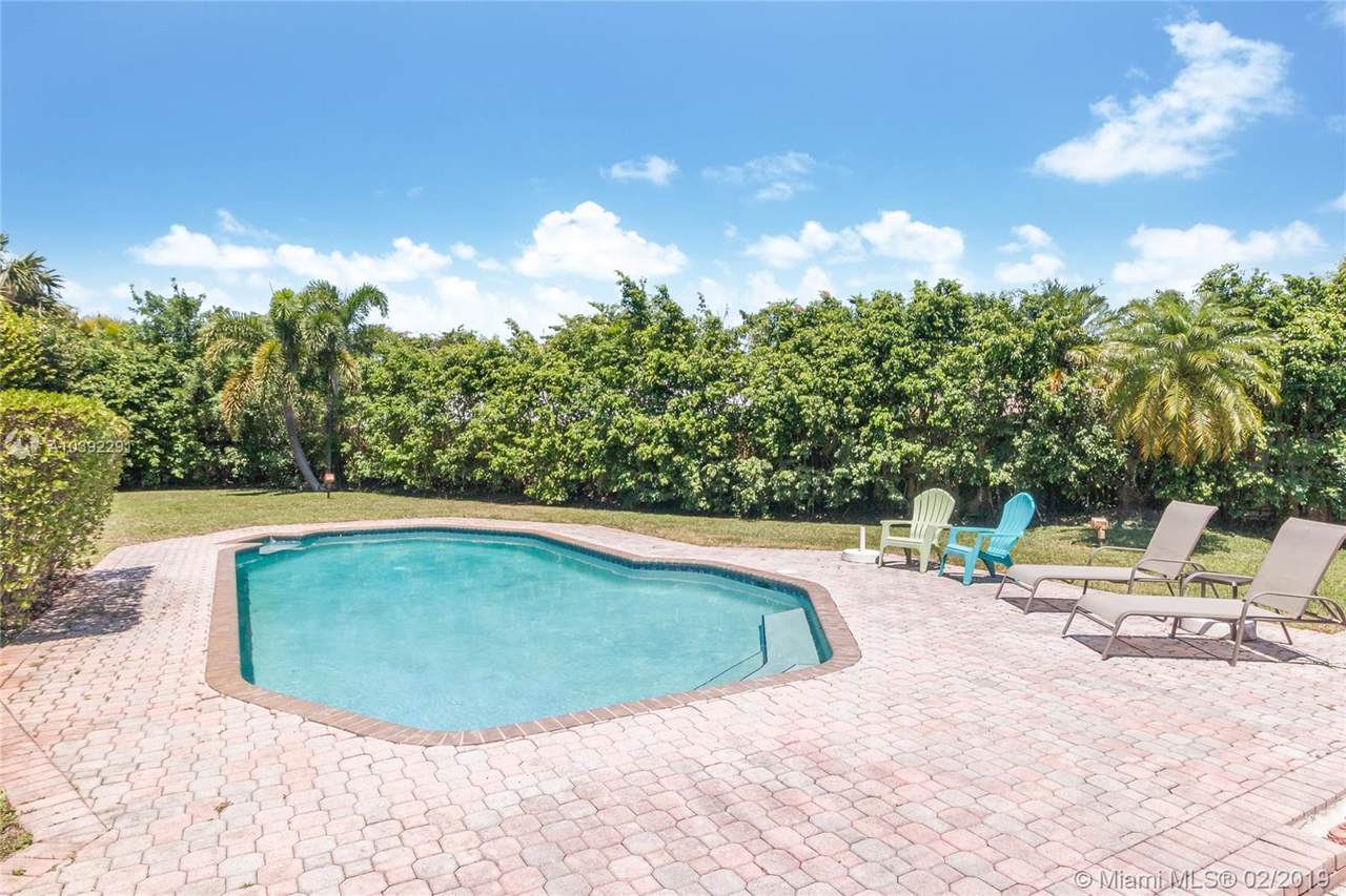 20320 19th Ct - Photo 1