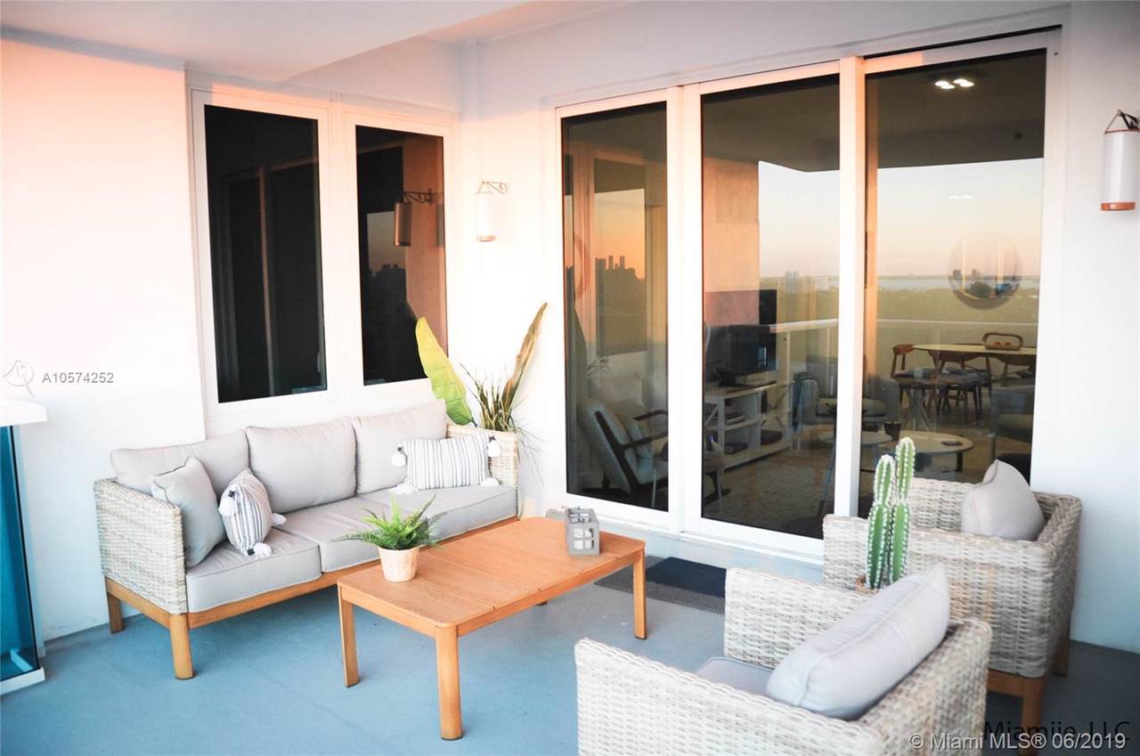 2301 Collins Ave - Photo 1
