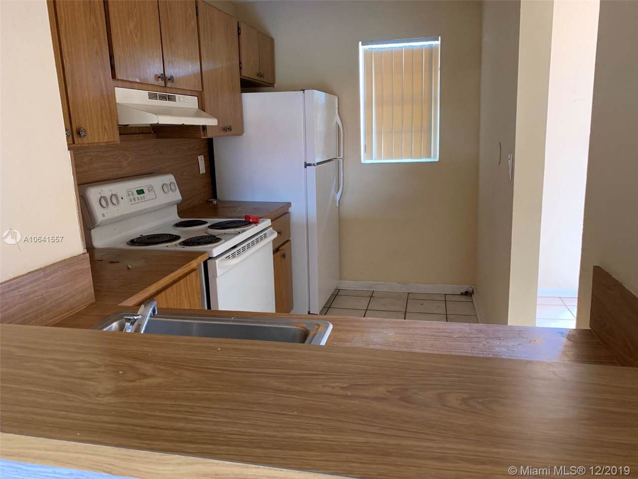 301 109th Ave - Photo 1