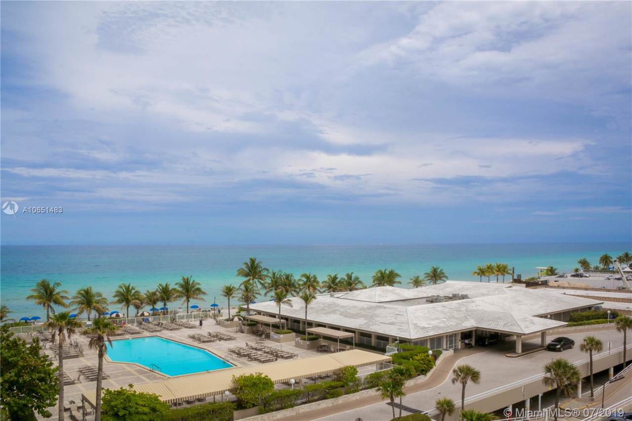 1950 Ocean Dr - Photo 1