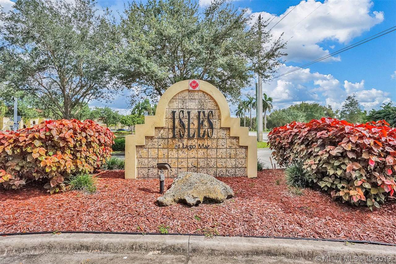 437 Vista Isles Dr - Photo 1