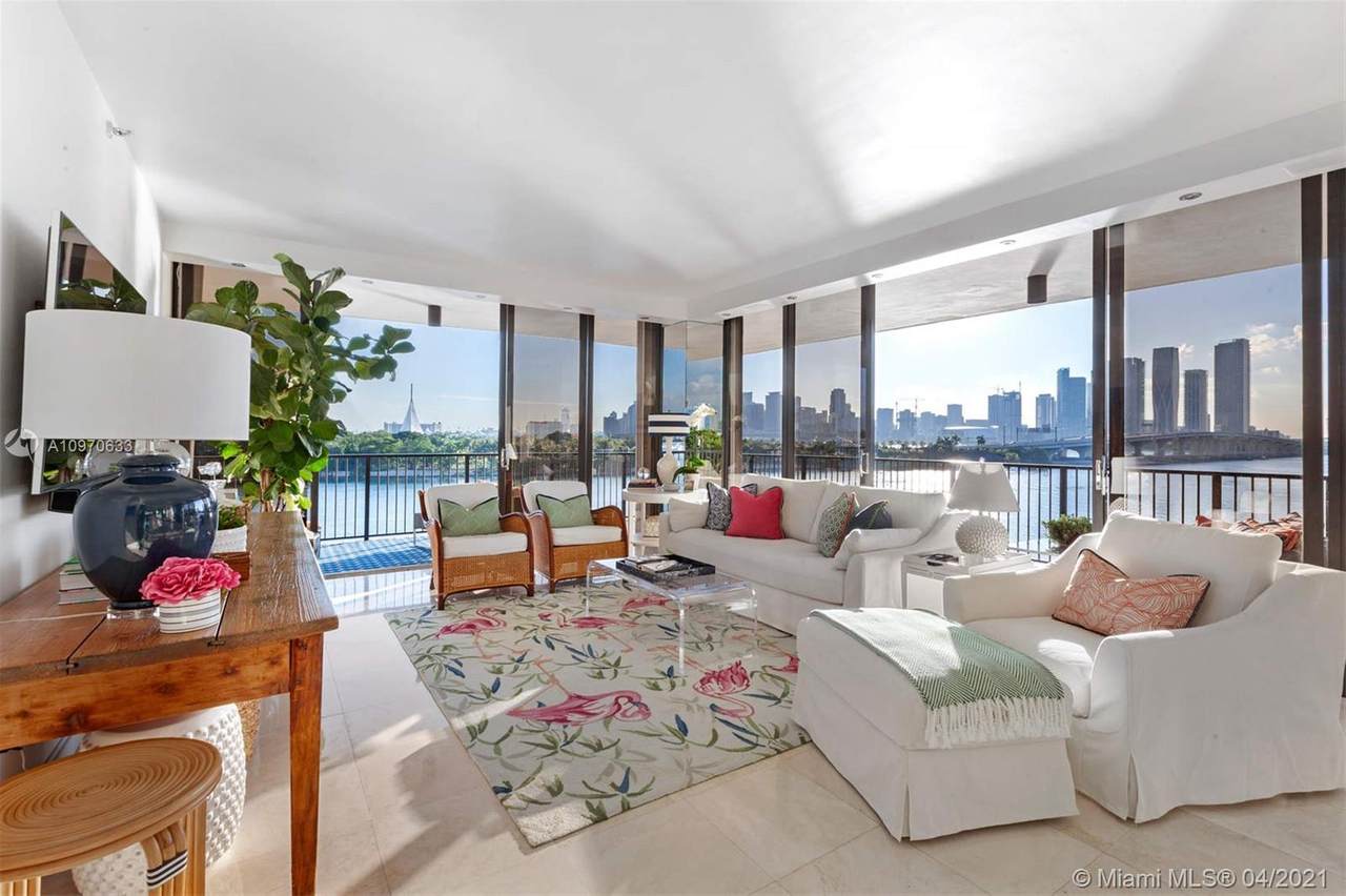 1000 Venetian Way - Photo 1