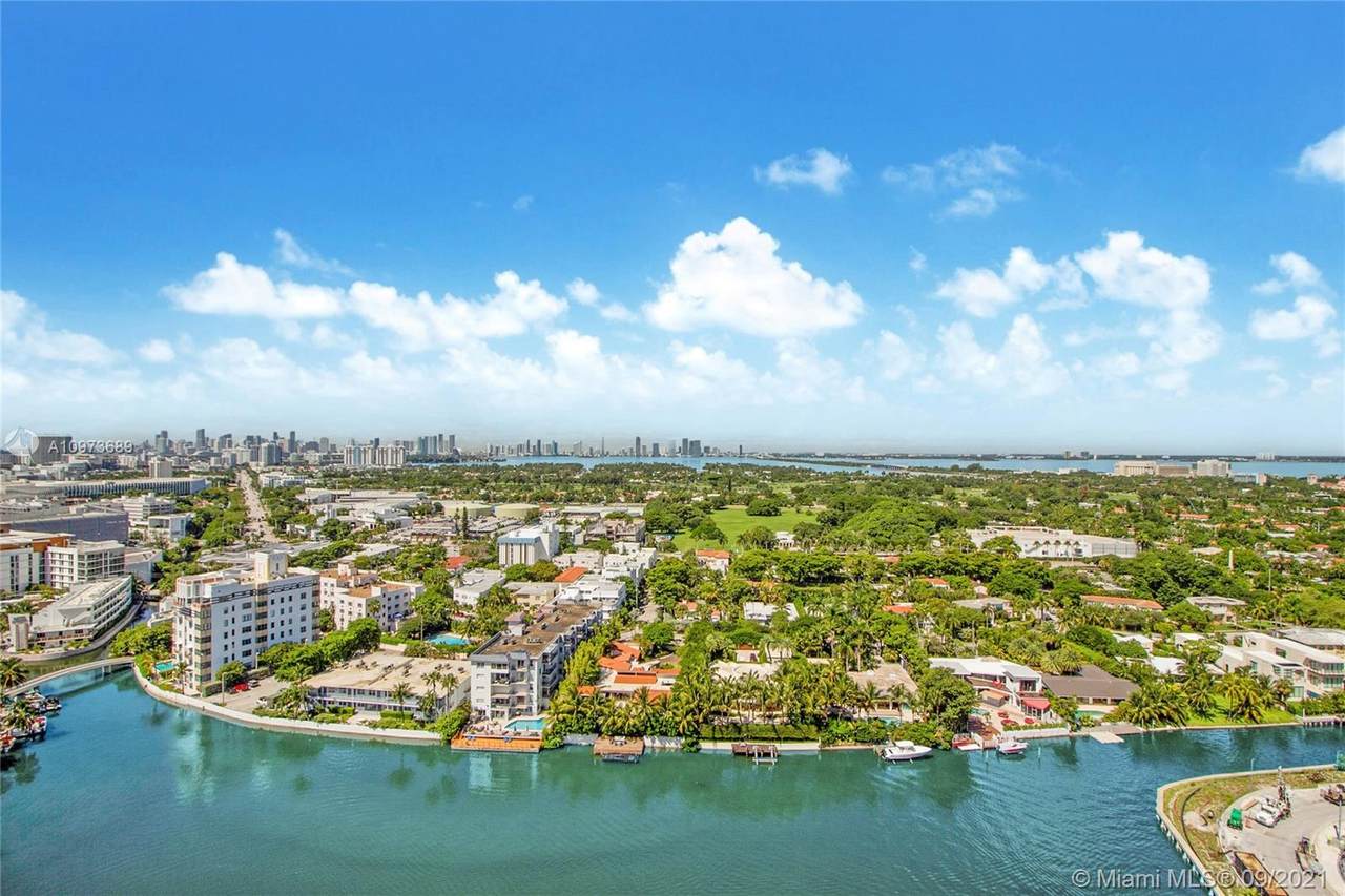2555 Collins Ave - Photo 1