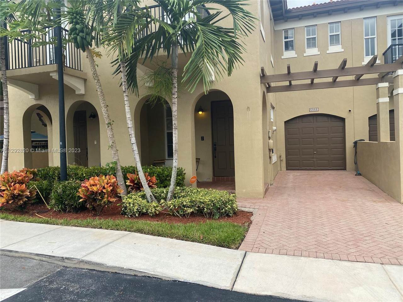 6882 Julia Gardens Dr - Photo 1