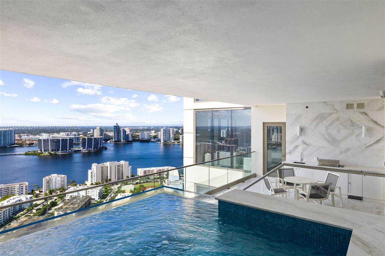 https://bt-photos.global.ssl.fastly.net/miami/1280_boomver_4_A11562658-2.jpg
