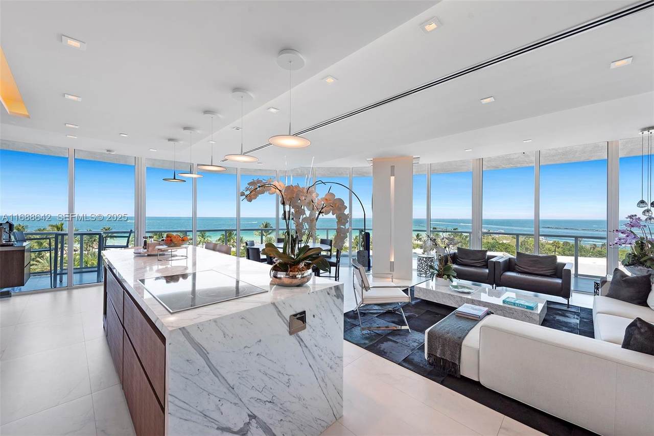 100 Pointe Dr - Photo 1