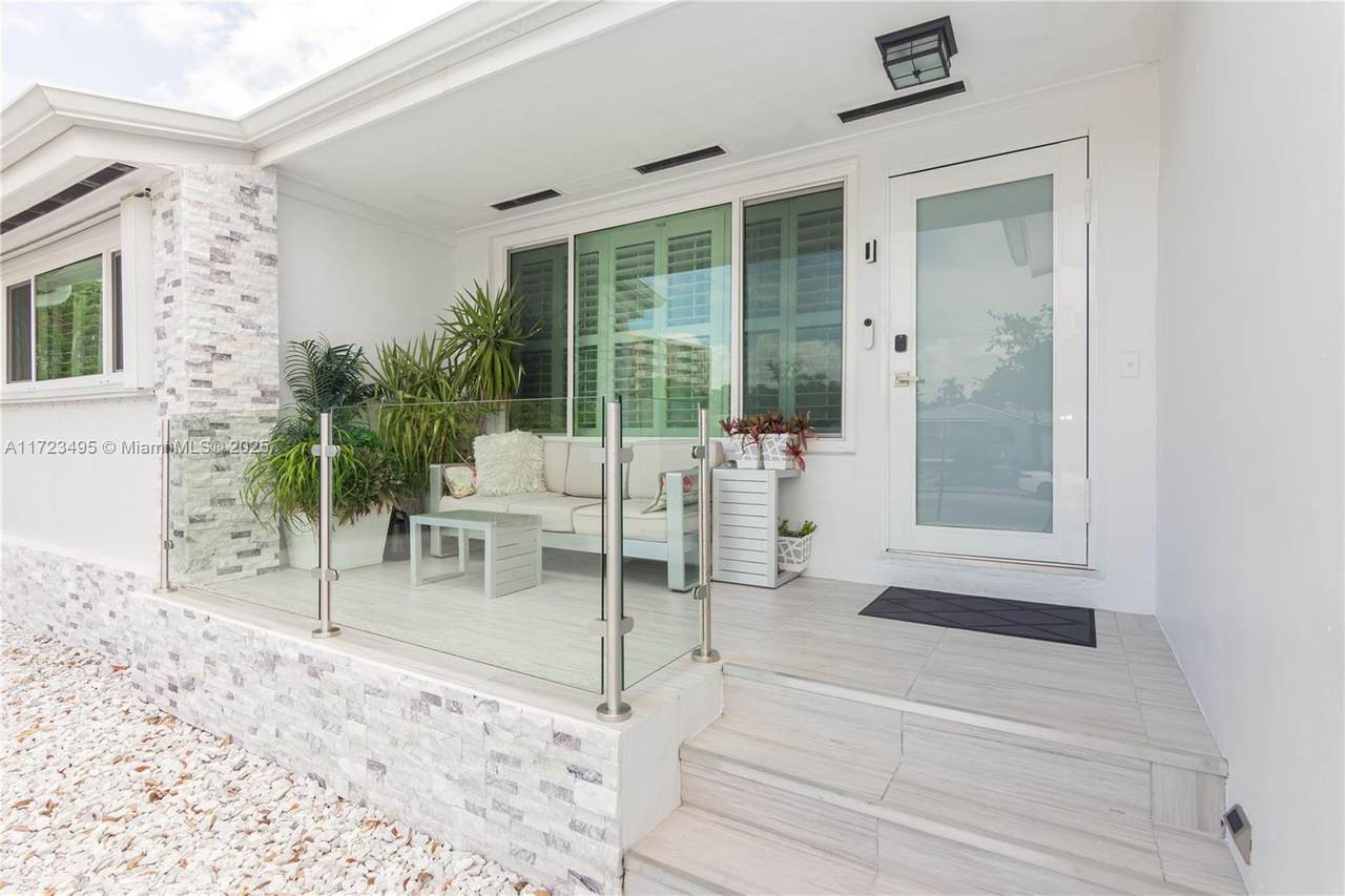 7549 Adventure Ave - Photo 1
