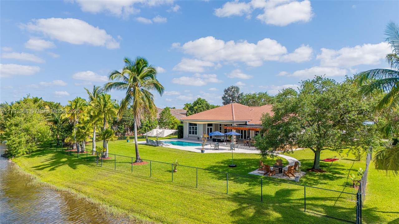 https://bt-photos.global.ssl.fastly.net/miami/1280_boomver_5_A11791368-2.jpg