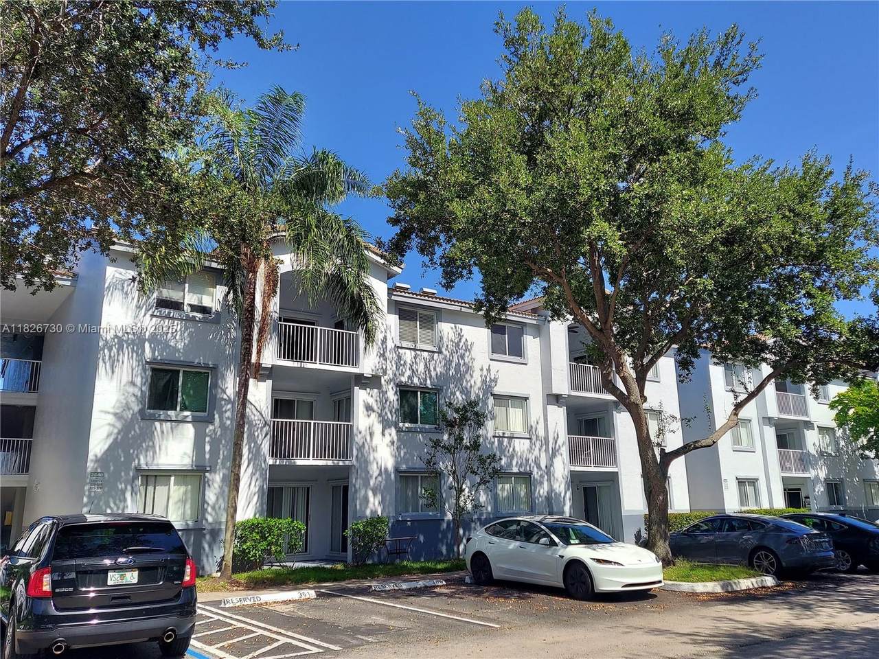 2640 University Dr - Photo 1