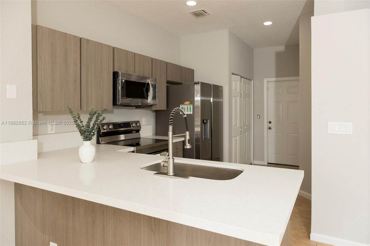 5662 Enclave Pl - Photo 1