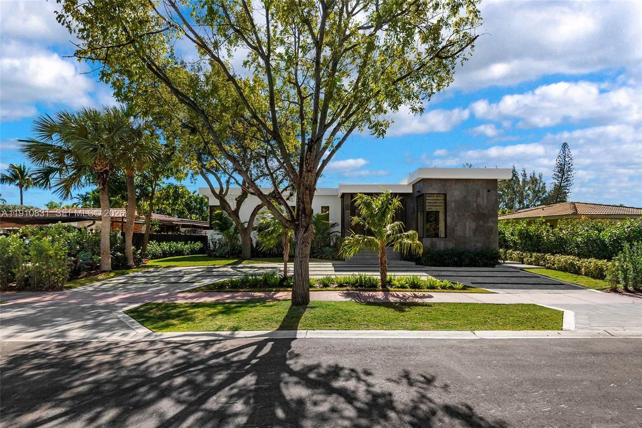 270 Shore Dr - Photo 1