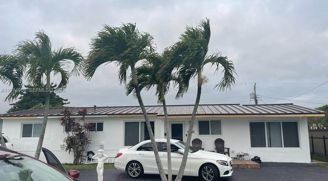 2914 92nd Ct - Photo 1