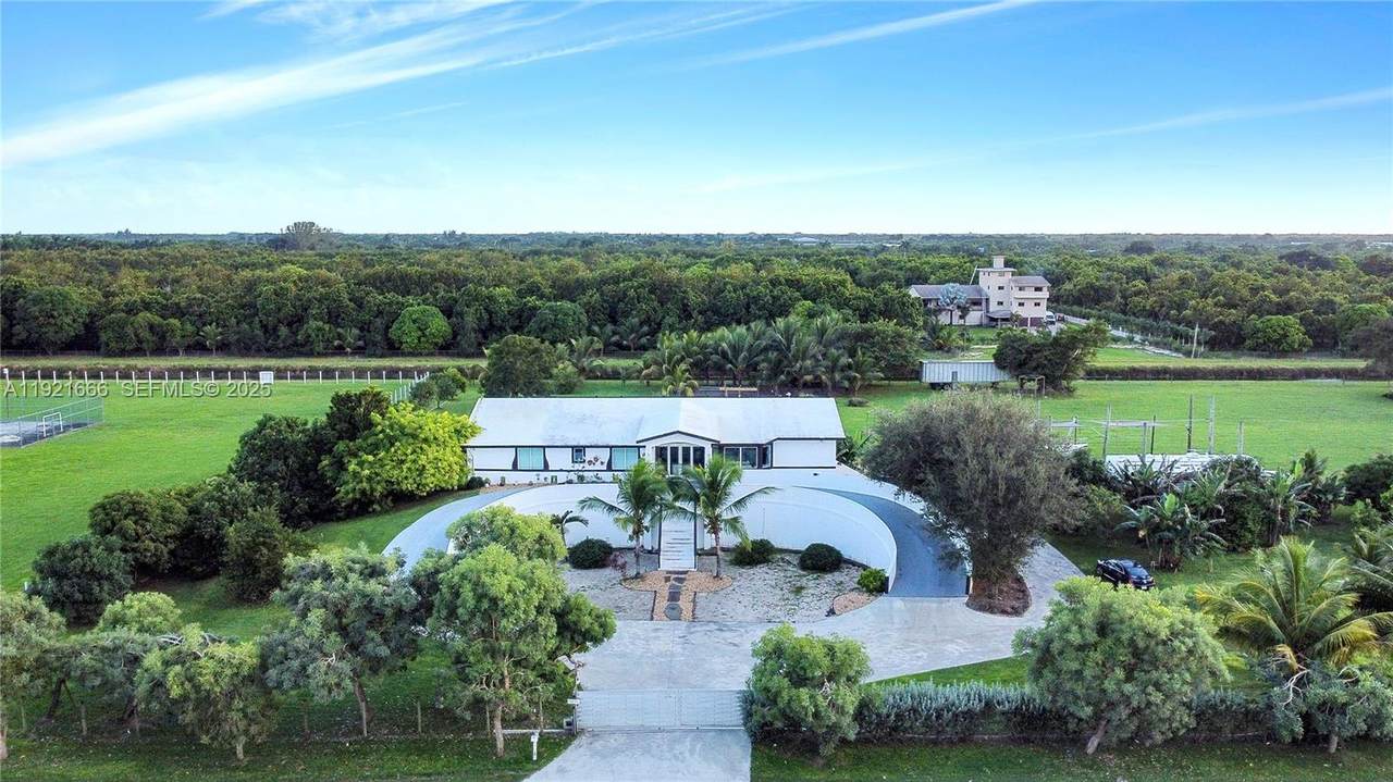 19870 190th St - Photo 1