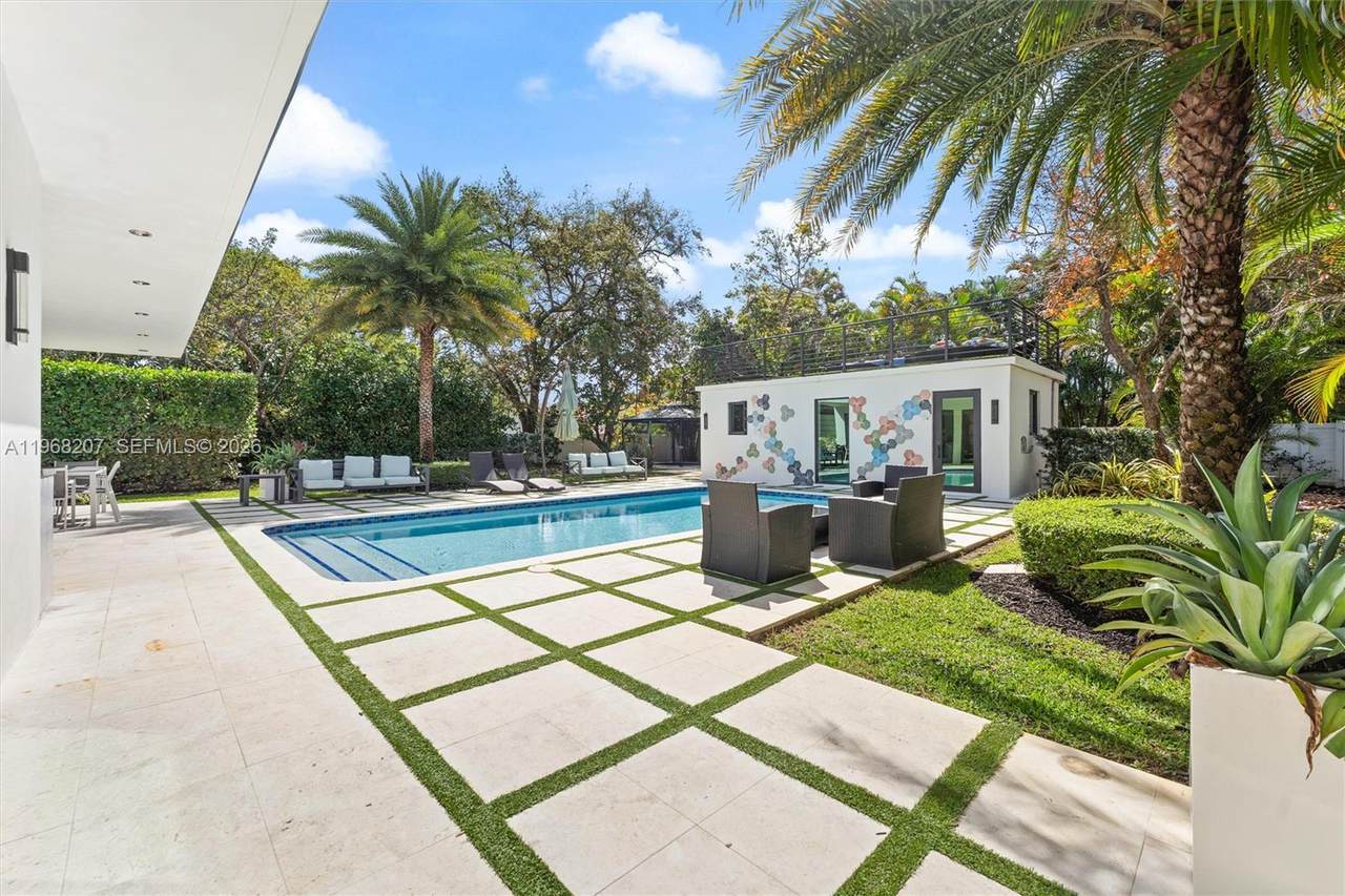 https://bt-photos.global.ssl.fastly.net/miami/1280_boomver_5_A11968207-2.jpg
