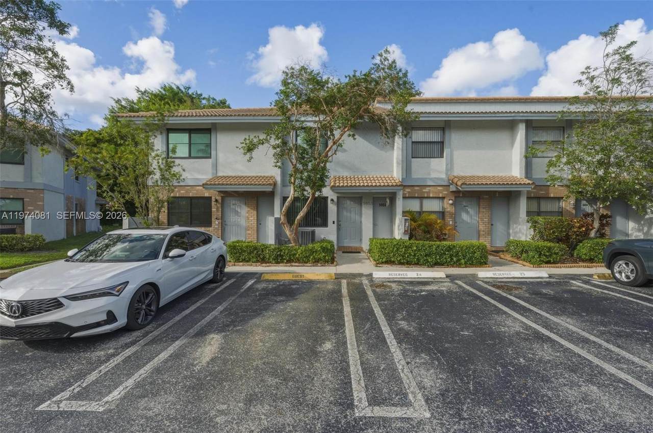 9853 Riverside Dr - Photo 1
