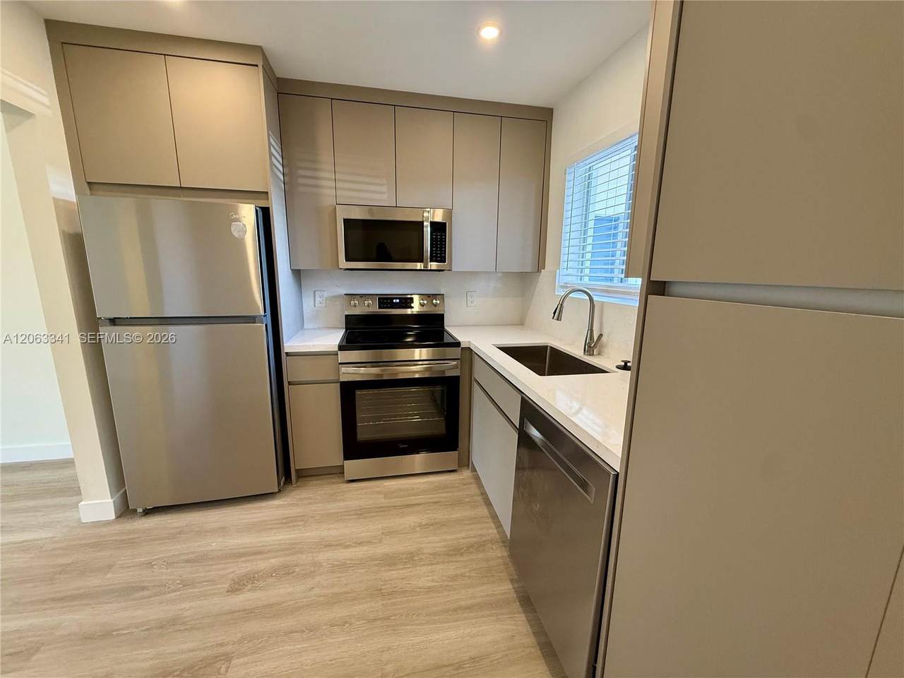 400 Waterway Dr S - Photo 1