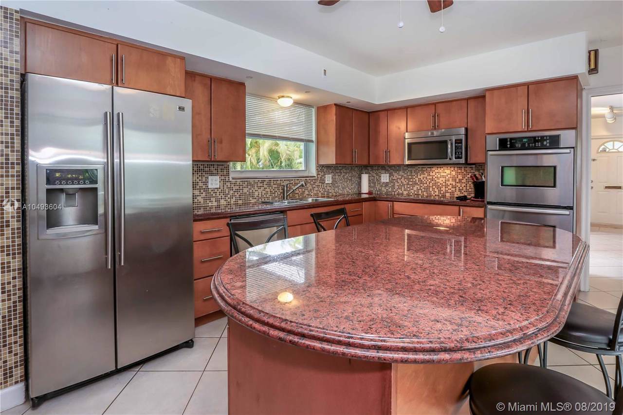 1124 13th Ave - Photo 1