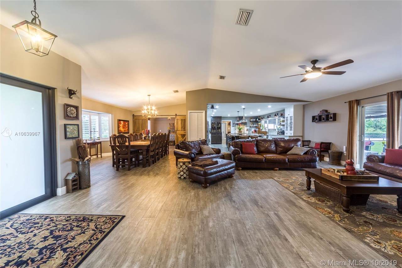 17700 59th Ct - Photo 1