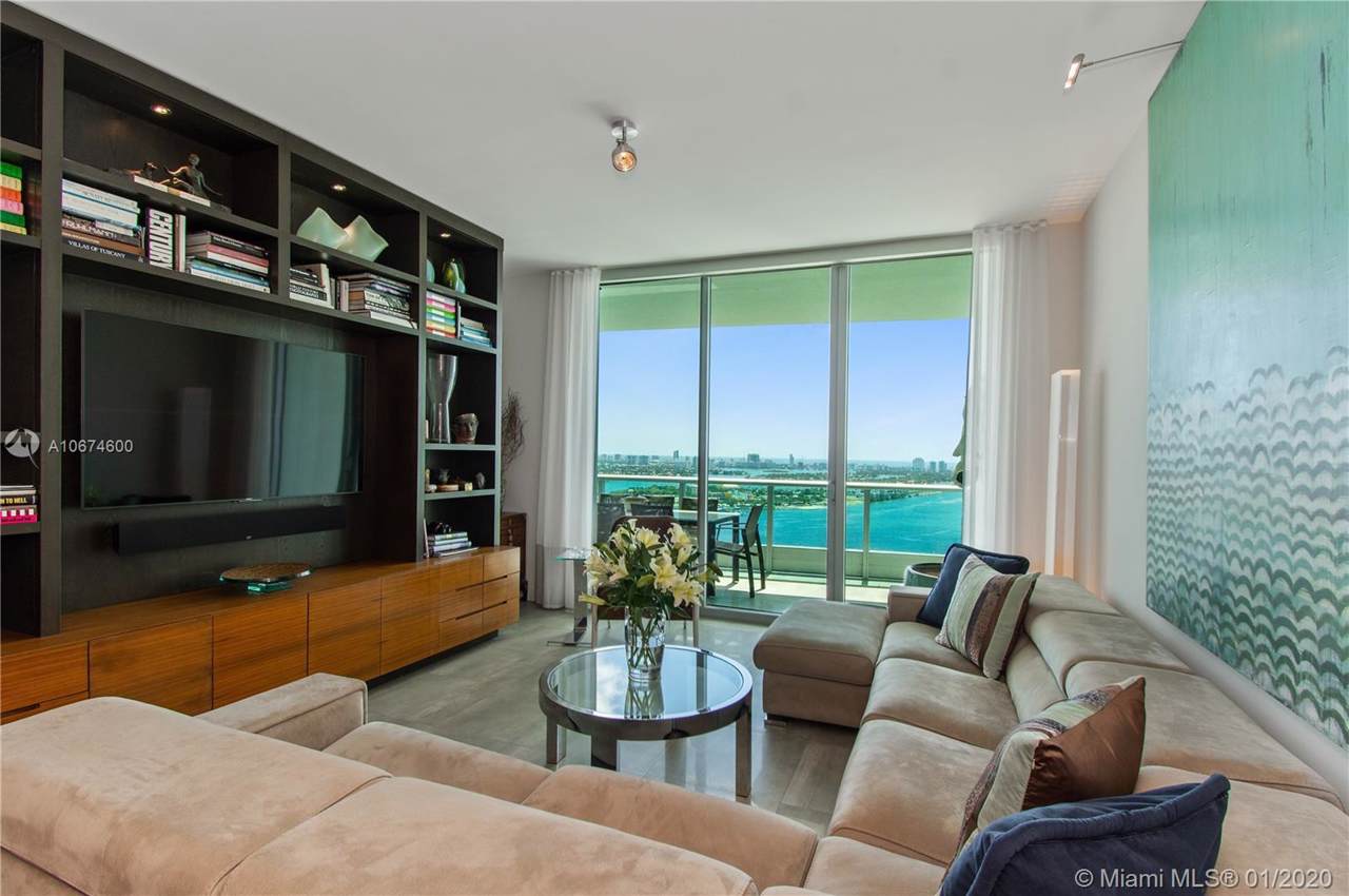 900 Biscayne Blvd - Photo 1