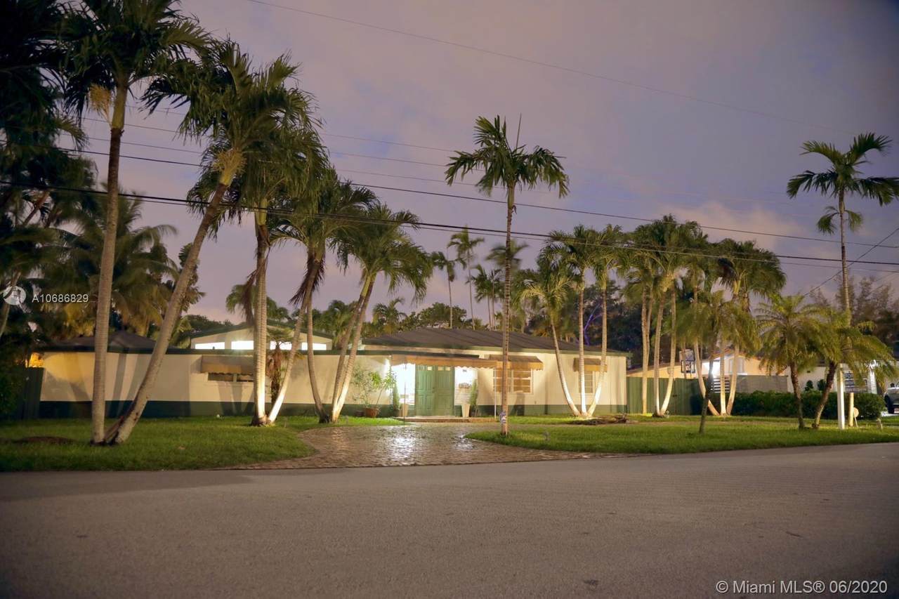 3801 Lake Dr - Photo 1