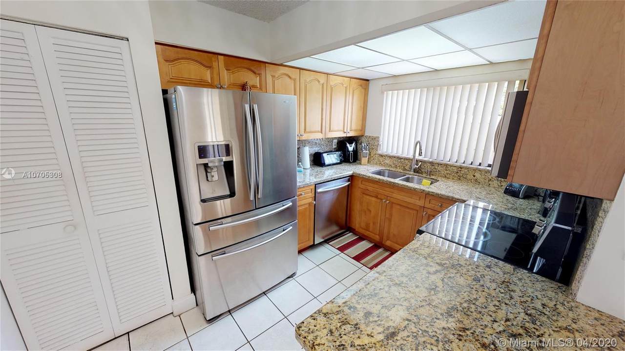 6518 Kendale Lakes Dr - Photo 1