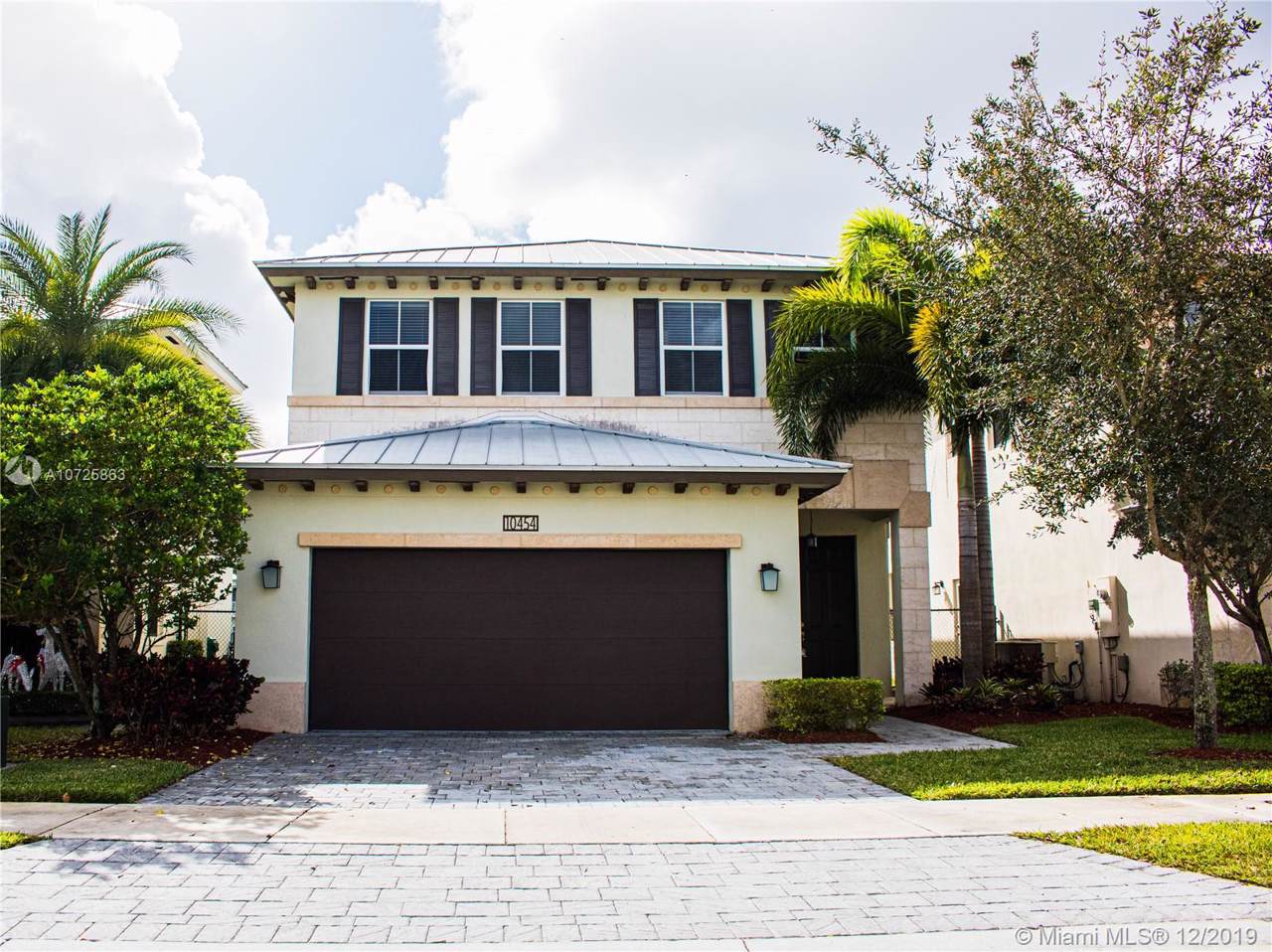 10454 70 LN - Photo 1