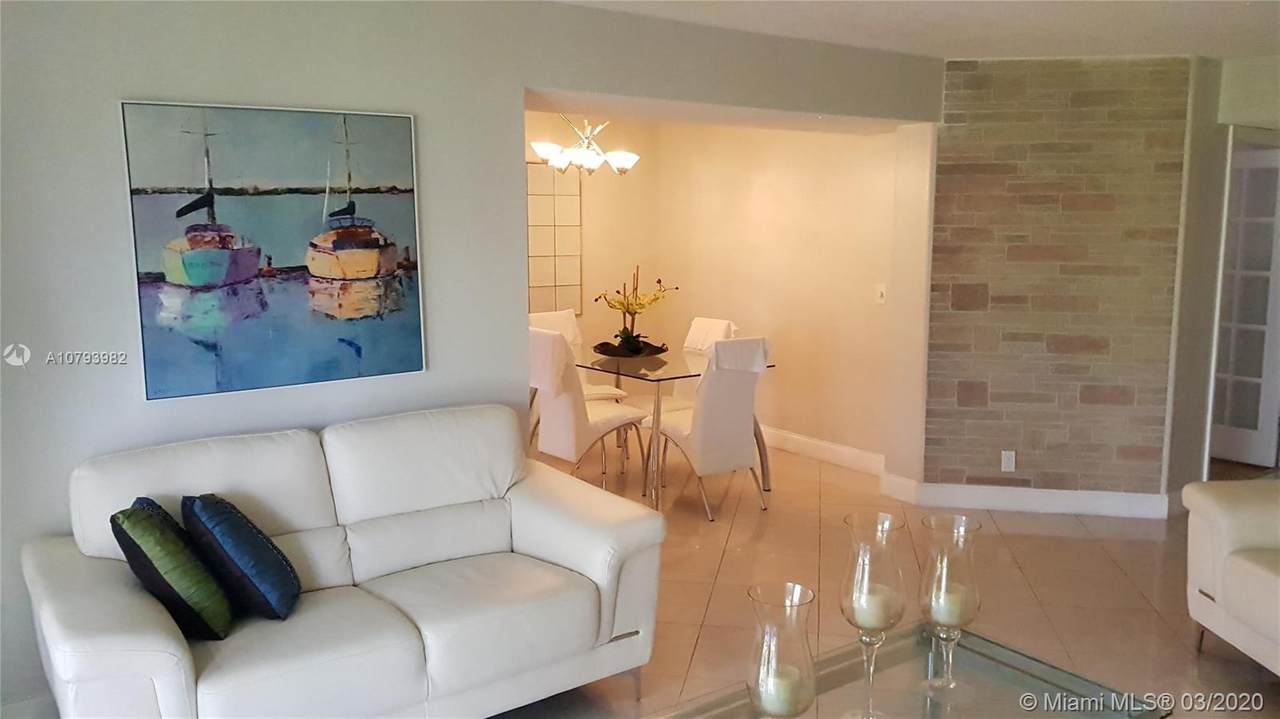 3755 Via Poinciana - Photo 1 3755 Via Poinciana - Photo 1