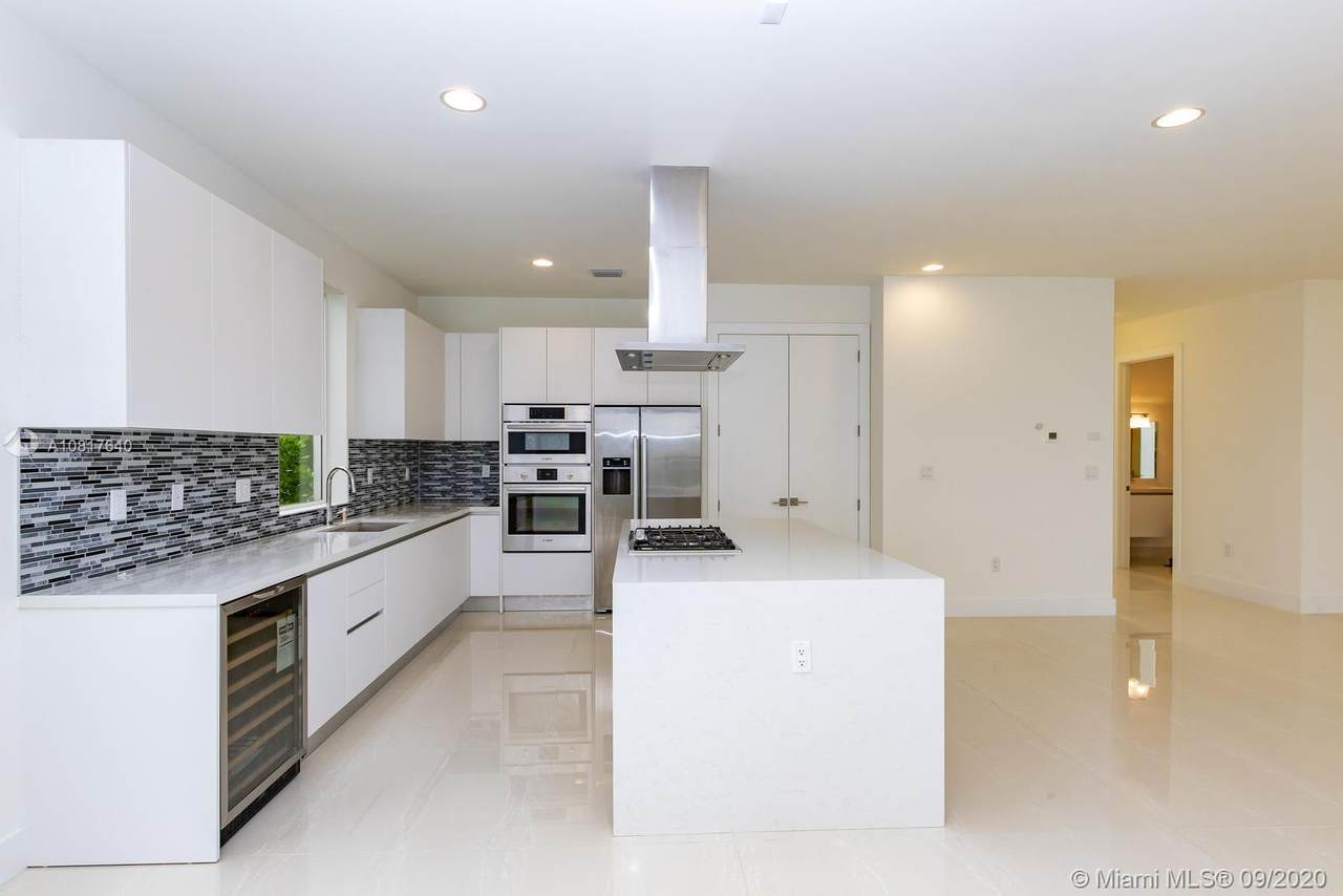 7535 98TH Avenue - Photo 1