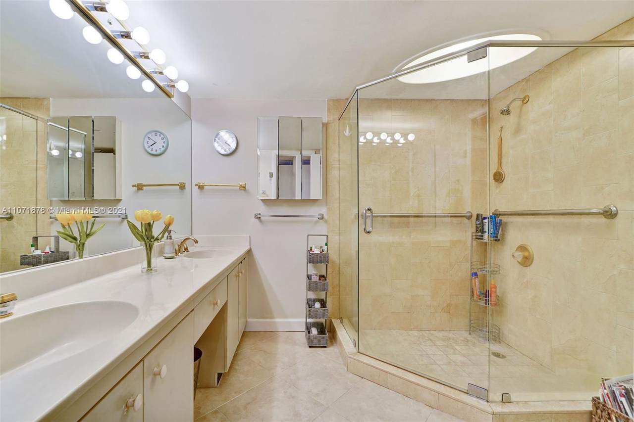 4000 Towerside Ter - Photo 1
