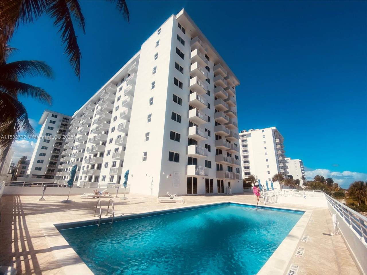 345 Ocean Dr - Photo 1