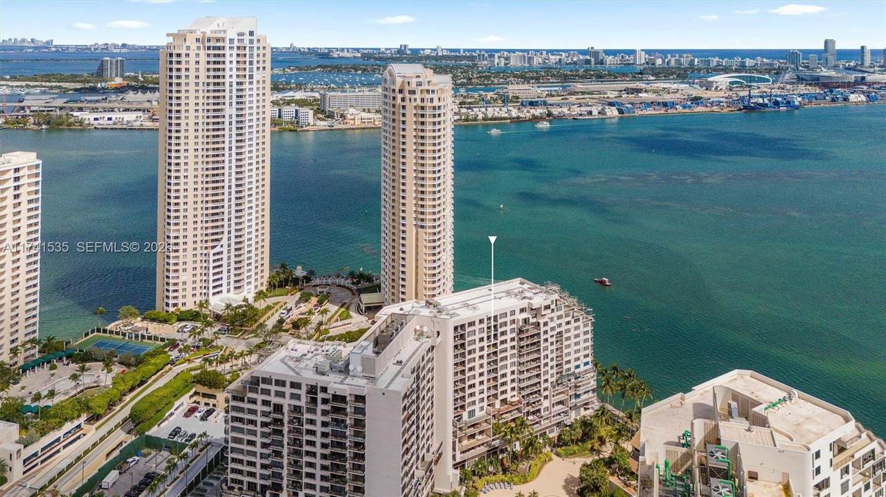540 Brickell Key Dr - Photo 1