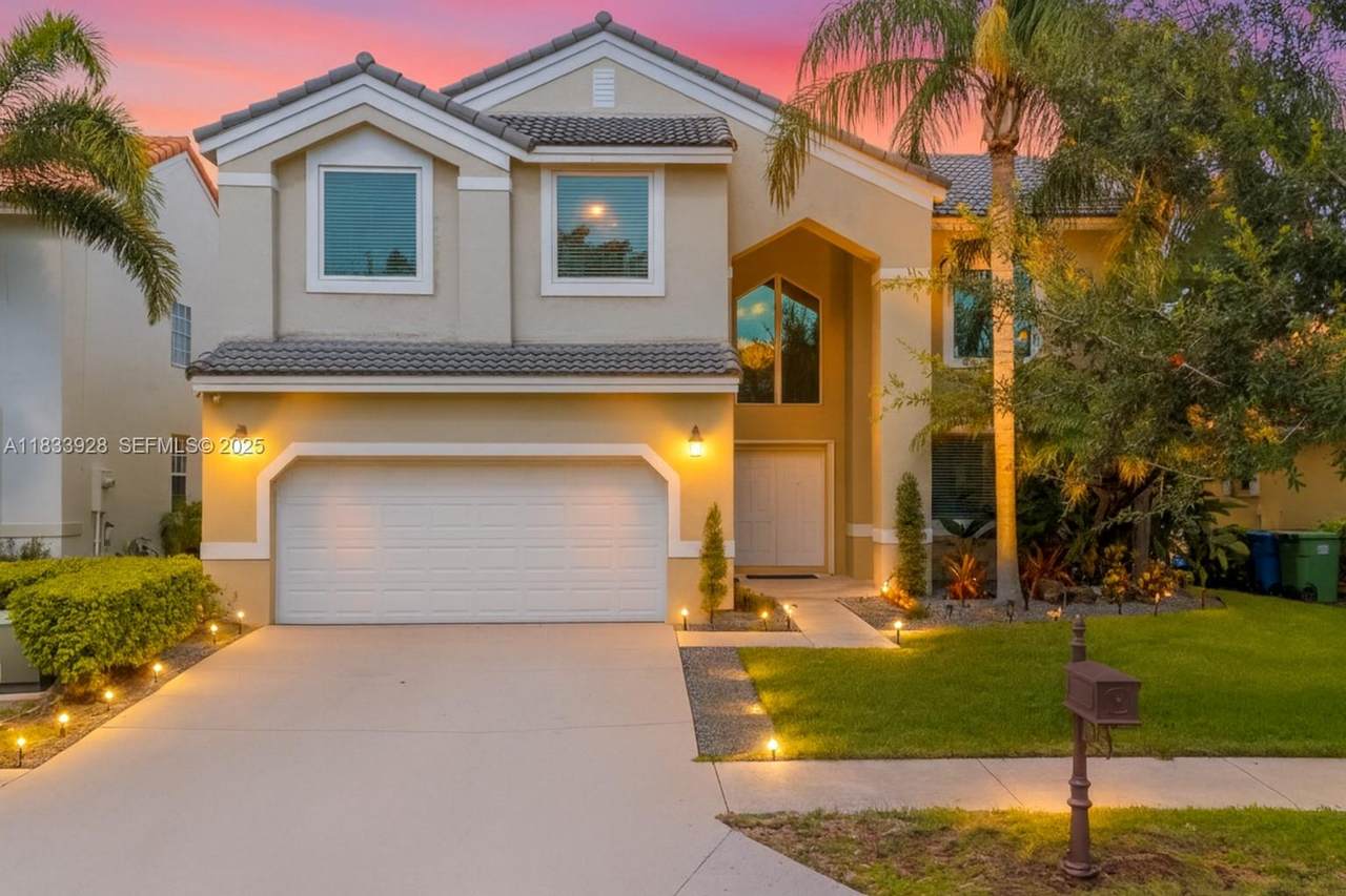 325 Cameron Dr - Photo 1