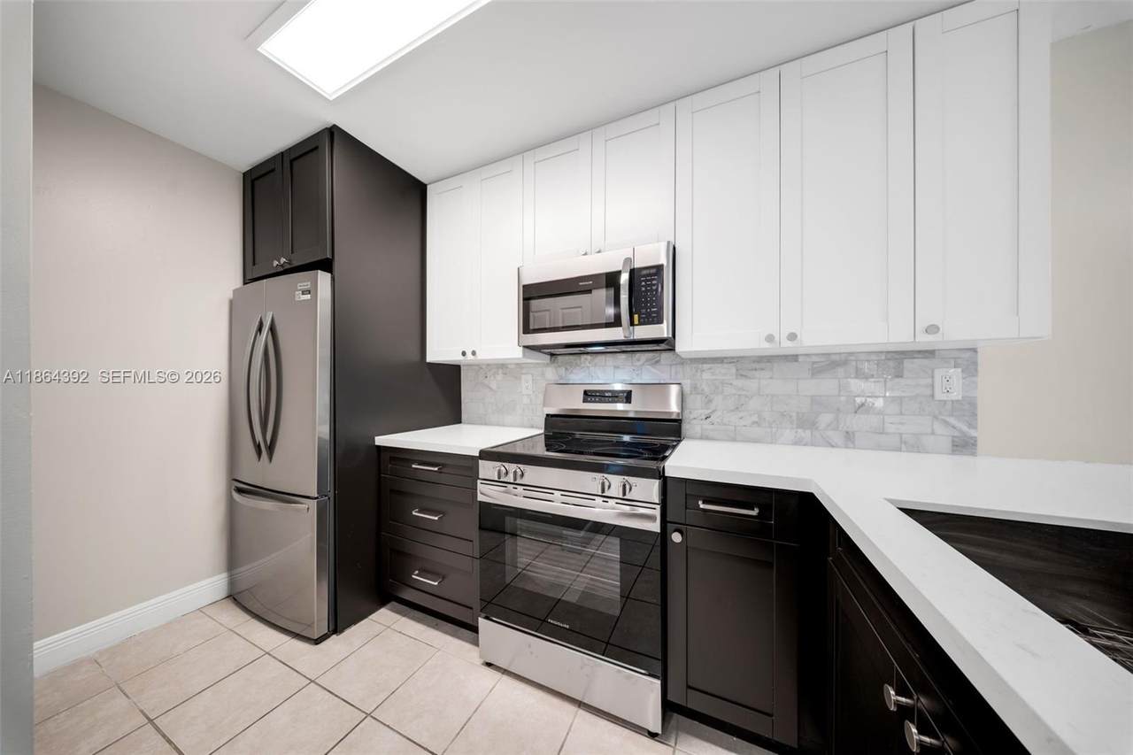 15620 80th St - Photo 1