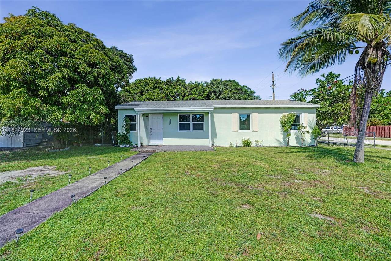 301 190th Street - Photo 1