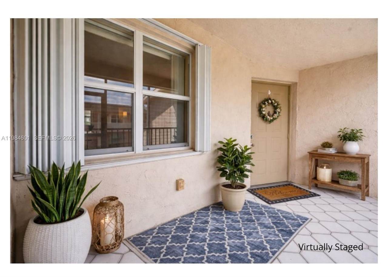 889 Hamilton Dr - Photo 1