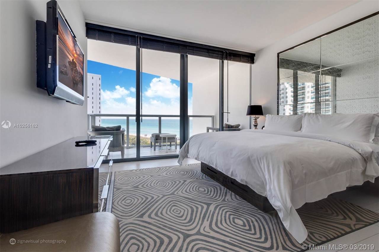 2201 Collins Ave - Photo 1