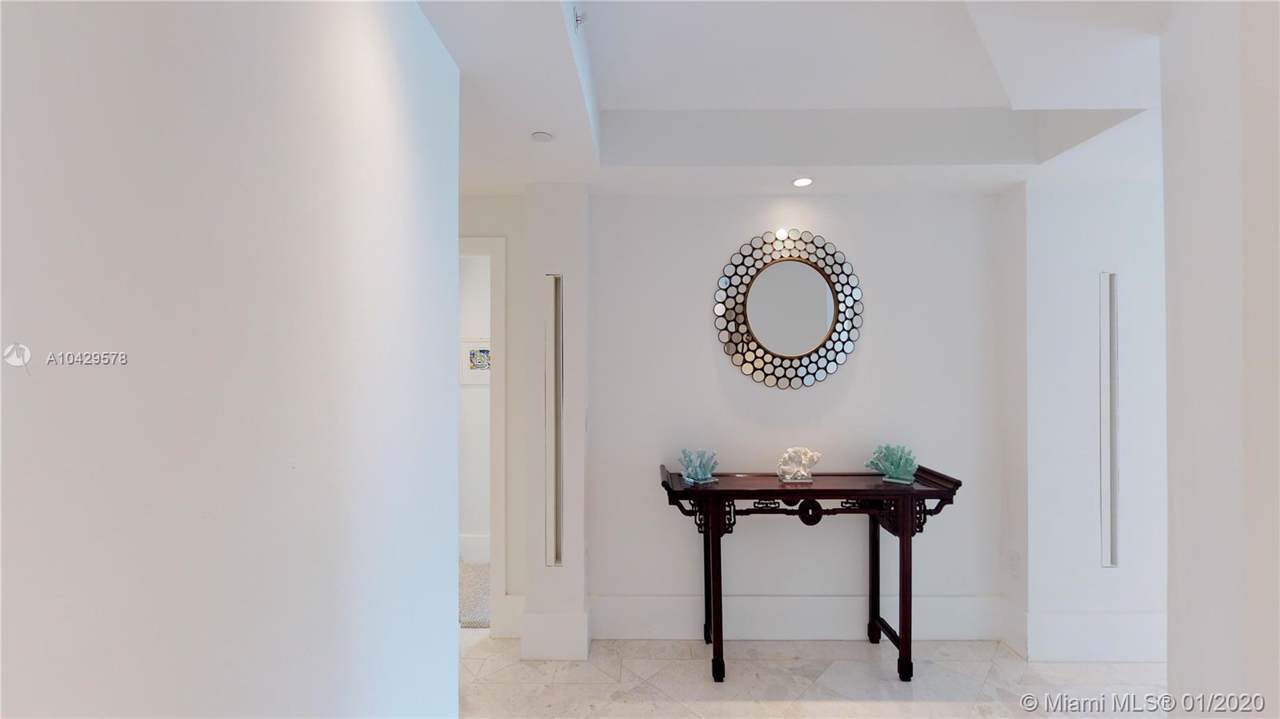 251 Crandon Blvd - Photo 1