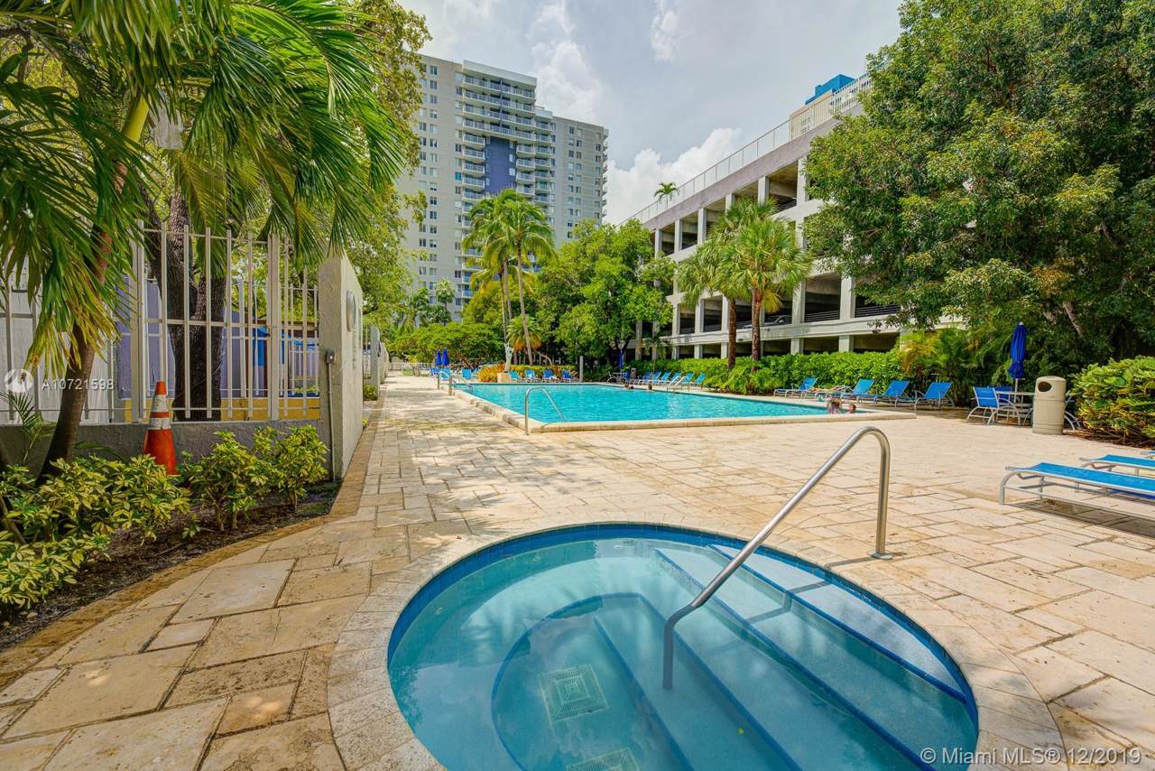 850 Miami Ave - Photo 1