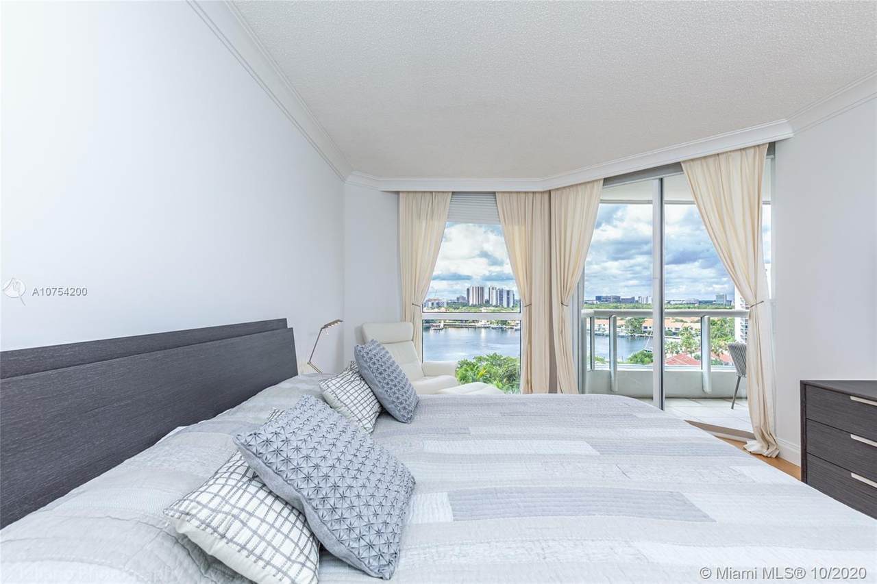 21205 Yacht Club Dr - Photo 1