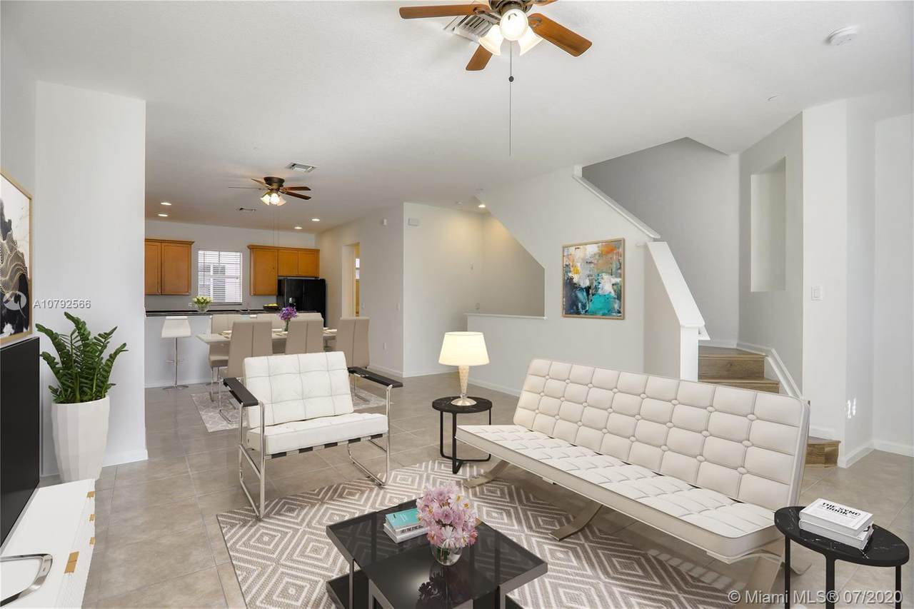 1033 17th Way - Photo 1