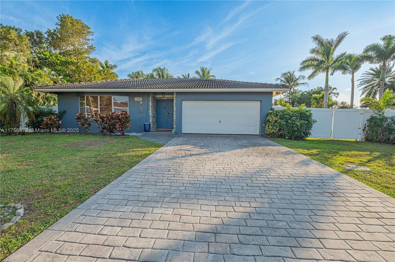 11400 Tara Dr - Photo 1