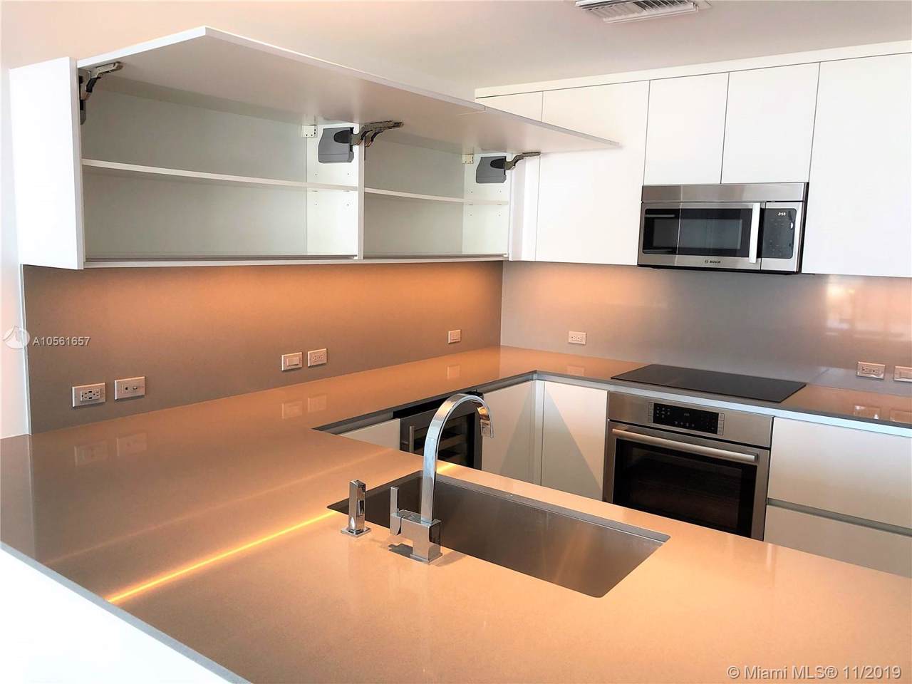 88 7th St - Photo 1