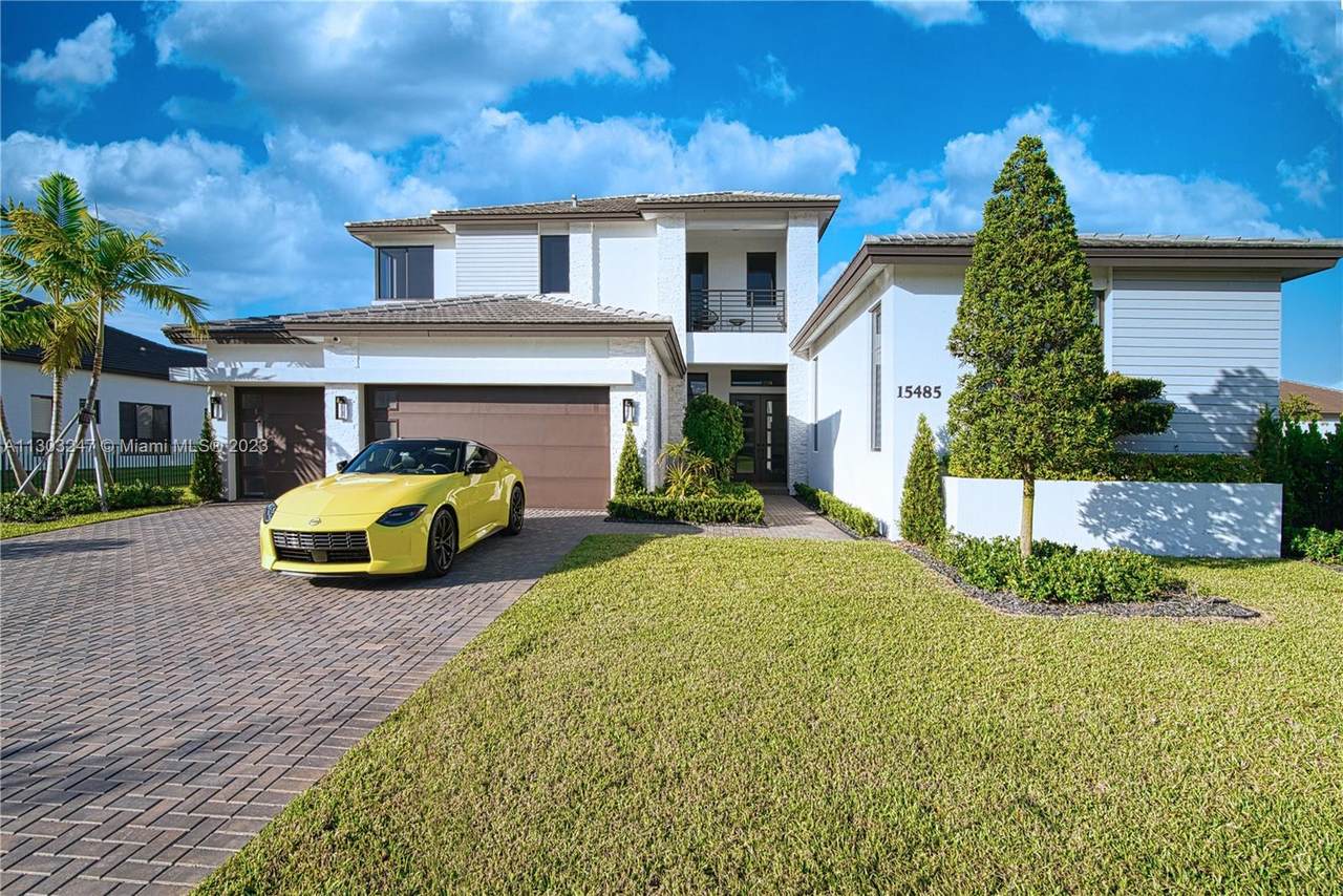 15485 38th Ct - Photo 1