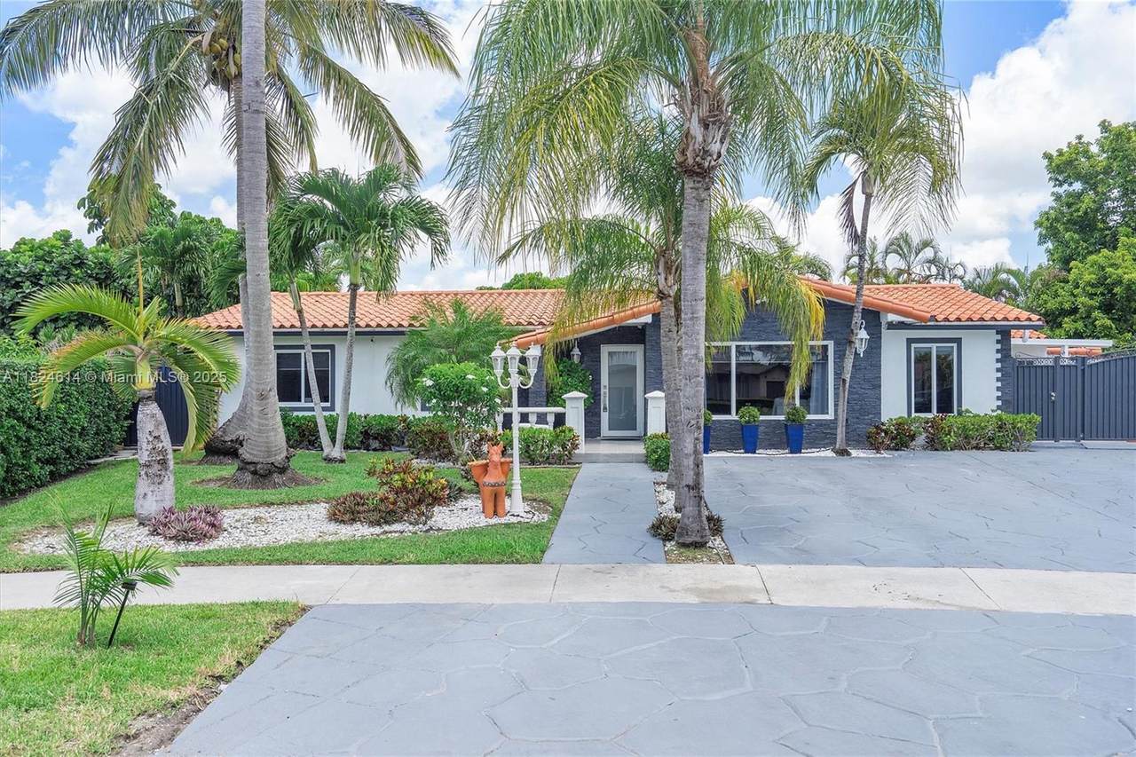 12121 107th St - Photo 1