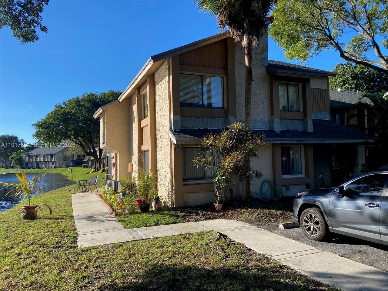 200 Wimbledon Lake Dr - Photo 1