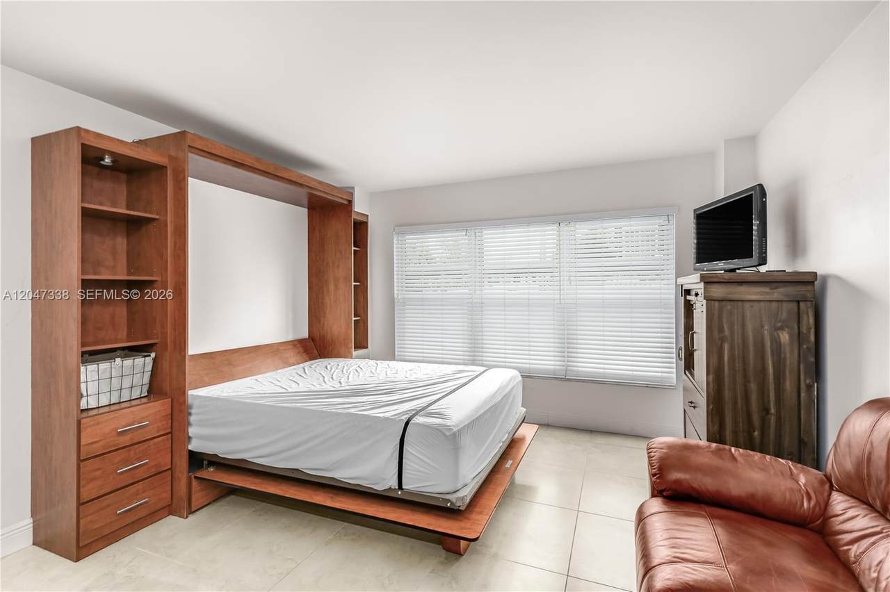 405 Ocean Blvd - Photo 1