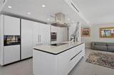 520 Brickell Key Dr - Photo 17