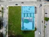 1542 1st Ave - Photo 2