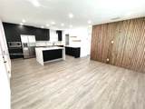2210 Cody St - Photo 3